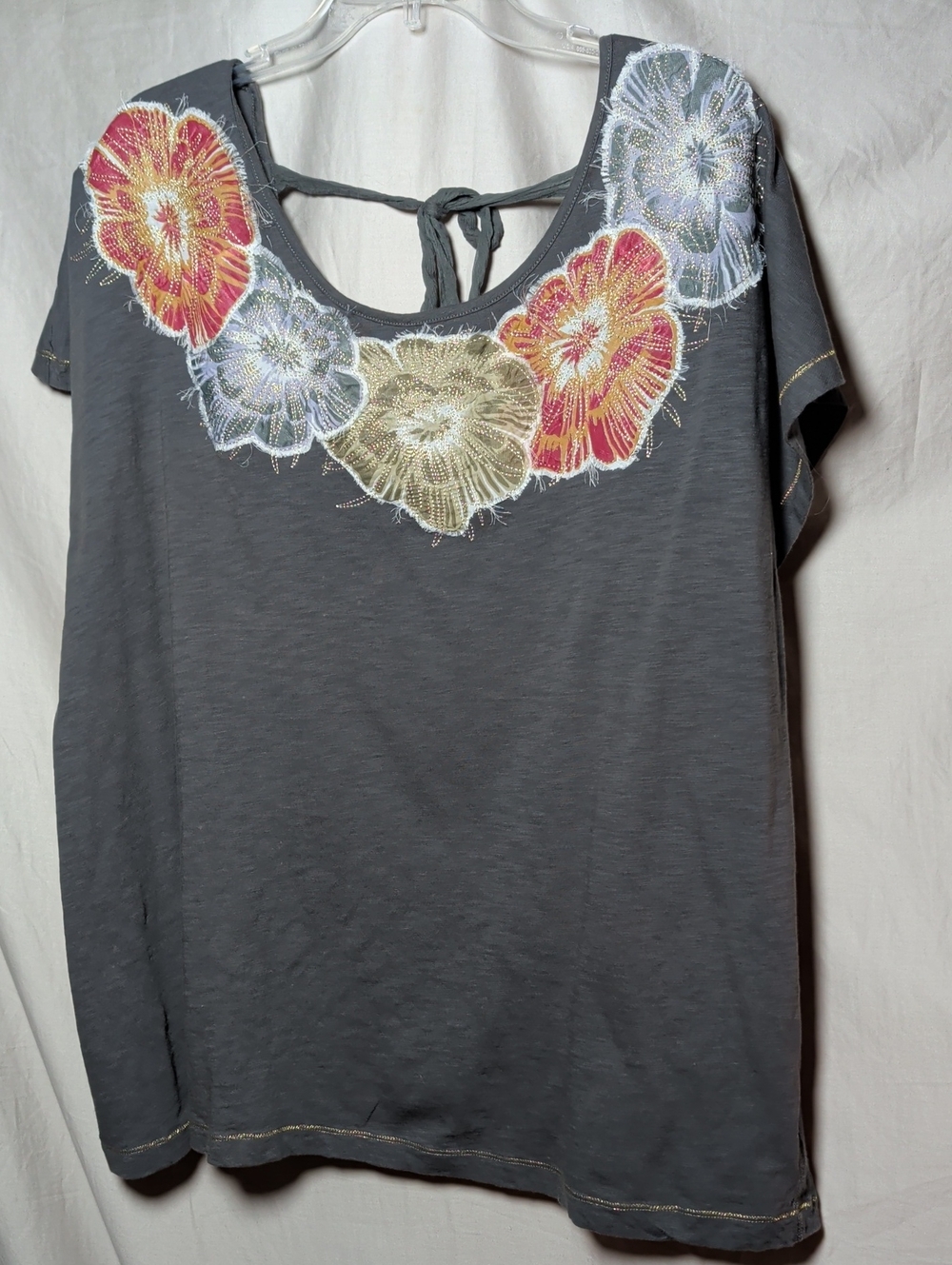 Women's Gray Floral Embroidered Scoop Neck Tee Casual All Occasion Wear